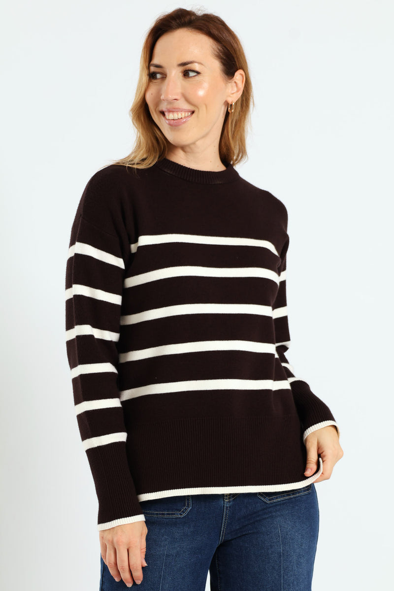 Relaxed Chevron Pullover With Slits & Tipping - Chocolate
