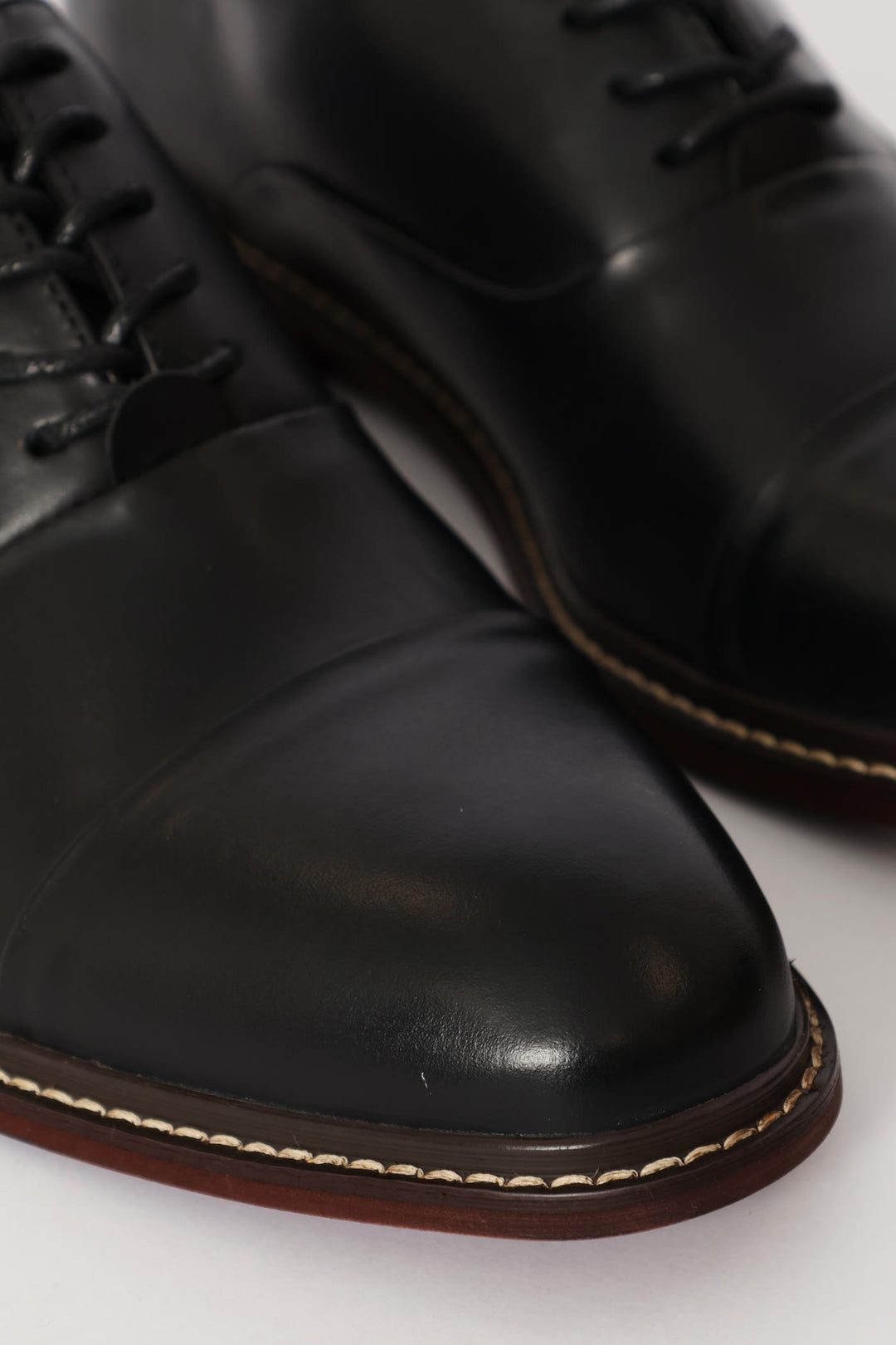 Leather Oxford Formal Shoe With Toe Cap - Black