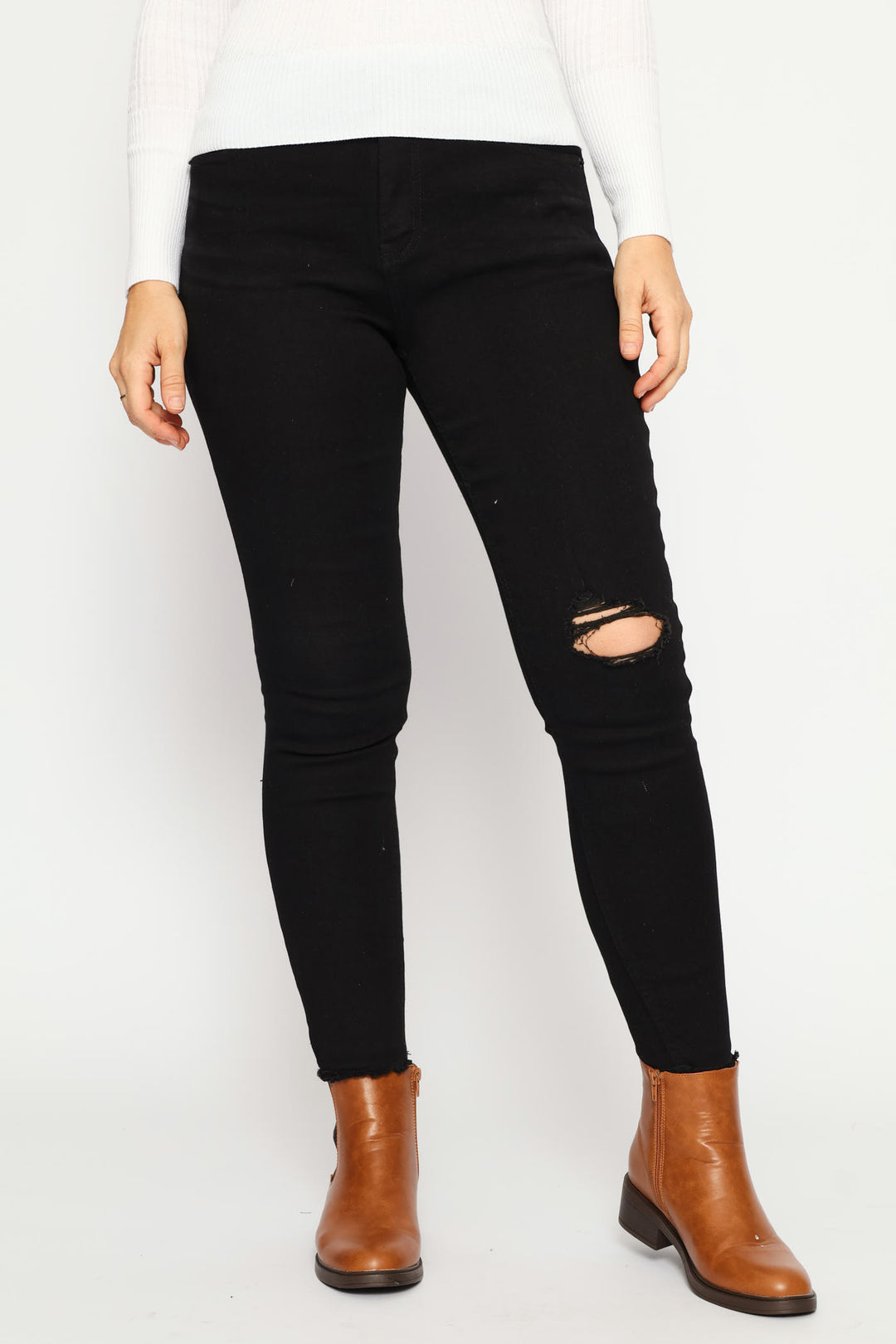 Abraised Knee Anklegrazer Skinny Jean - Black