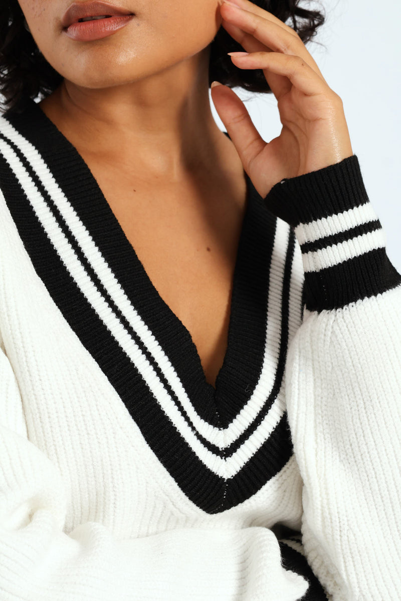 Oversized Tipped V-Neck Pullover - Cream