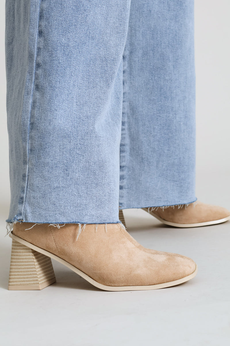 Raw Hem Eyelet Belted Wide Leg Ankle Grazer Denim - Light Wash
