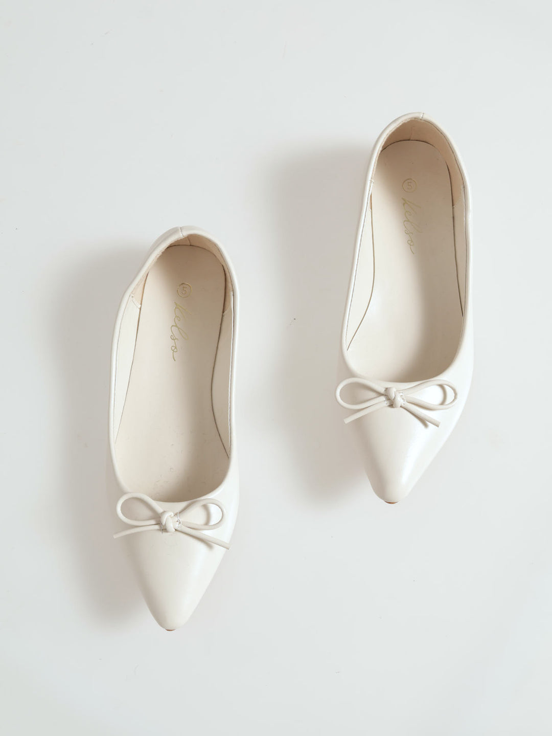 Pointed Bow Pumps - Off White