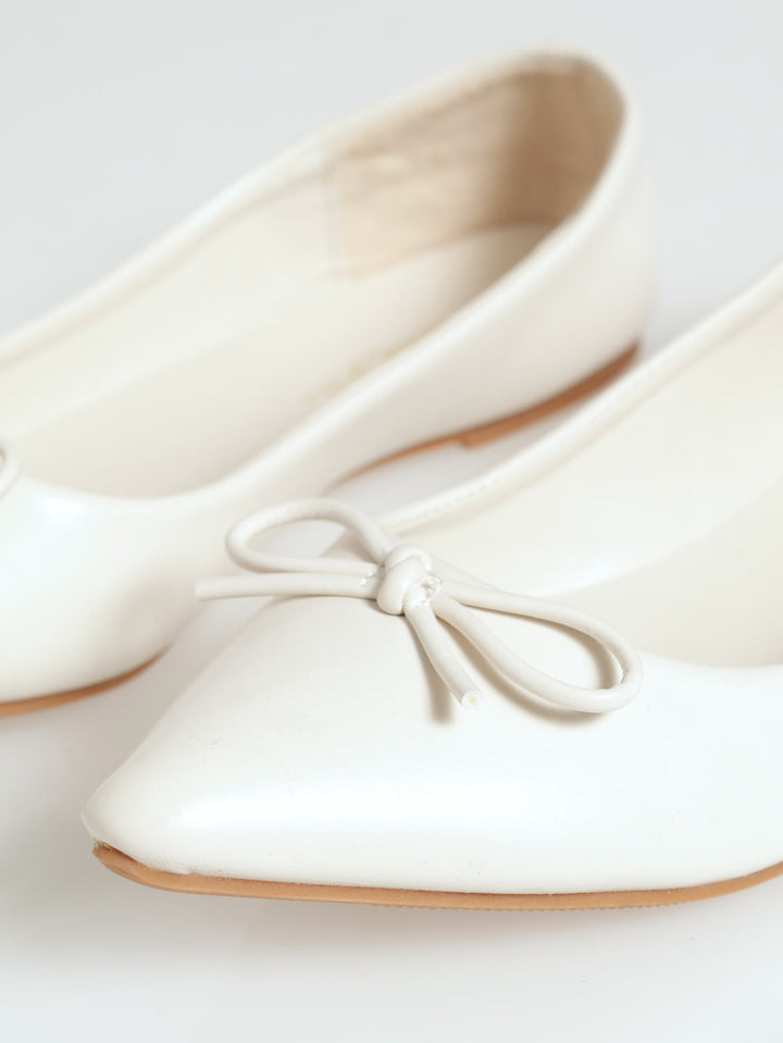 Pointed Bow Pumps - Off White