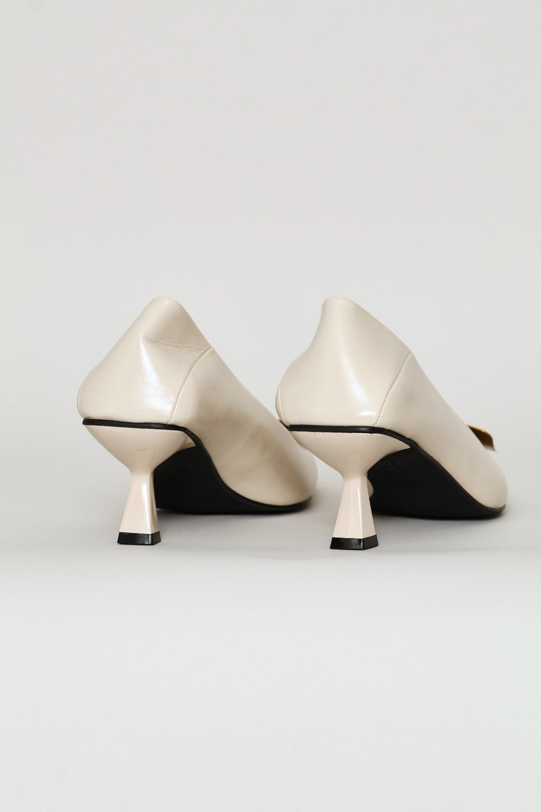 Metal Trim Court Kitten Heel - Stone