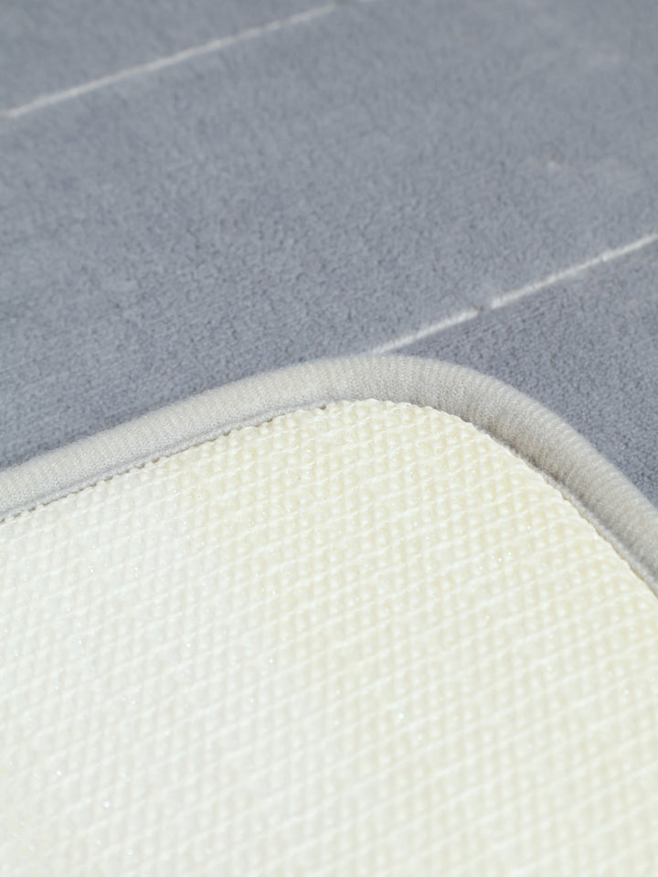 Memory Foam Embossed Stripe Bath Mat 12mm - Grey