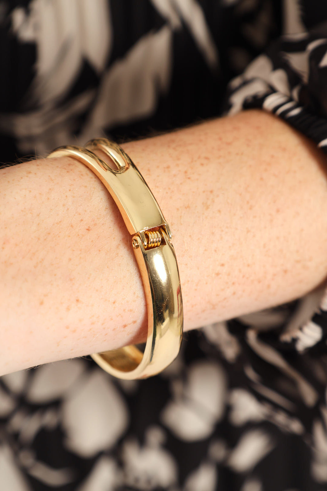 Cutout Cuff Bracelet - Gold