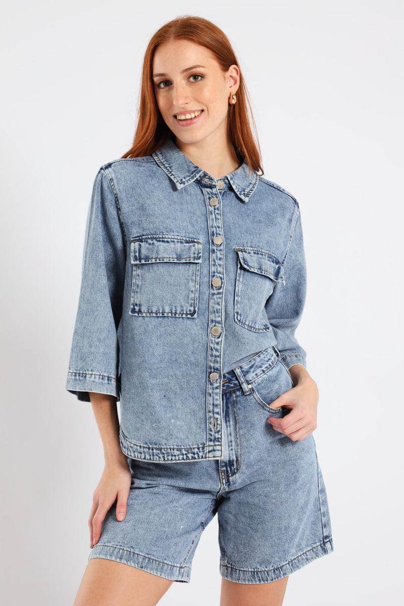 Raw Hem Boyfriend Mid Thigh Shorts - Light Wash