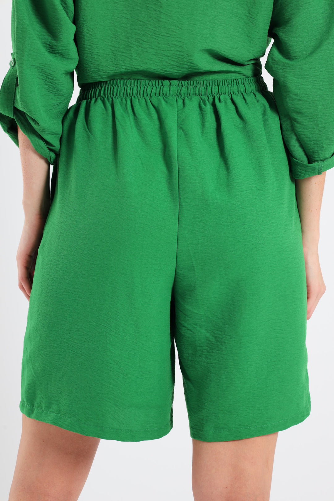 Pull-On Mid-Thigh Toggle Shorts - Emerald