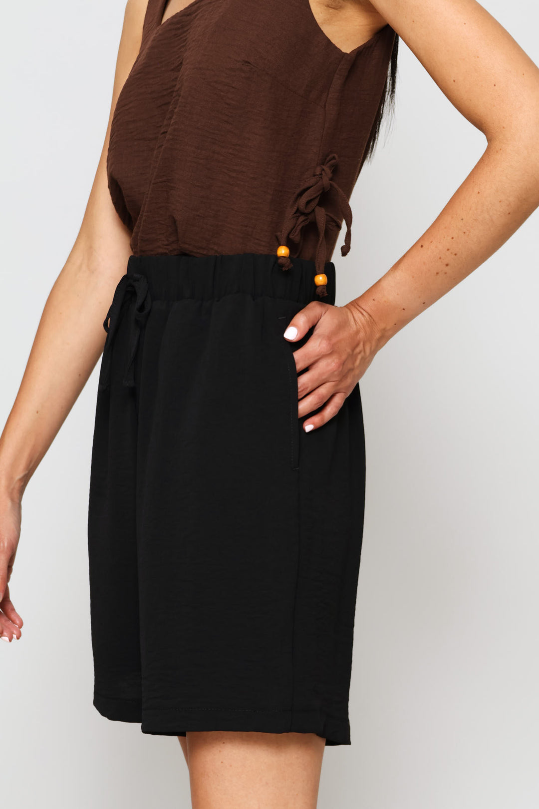 Elasticated Mid Thigh Short - Black