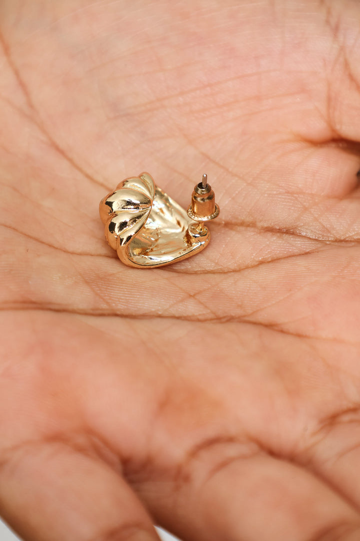 Shell Huggie Earring - Gold