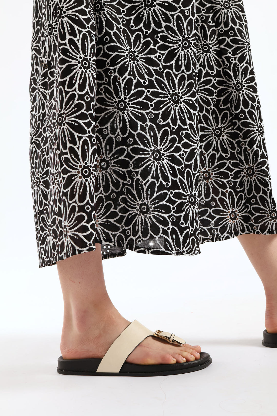 V-Neck Floral Puff Print Midi Dress - Black