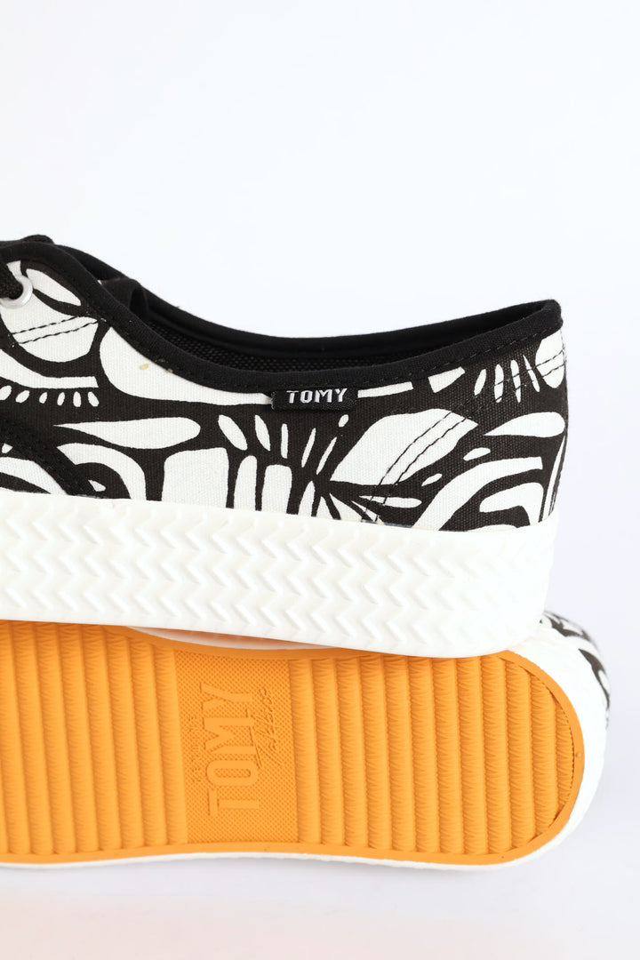 Cresida Canvas Sneaker - Black/White