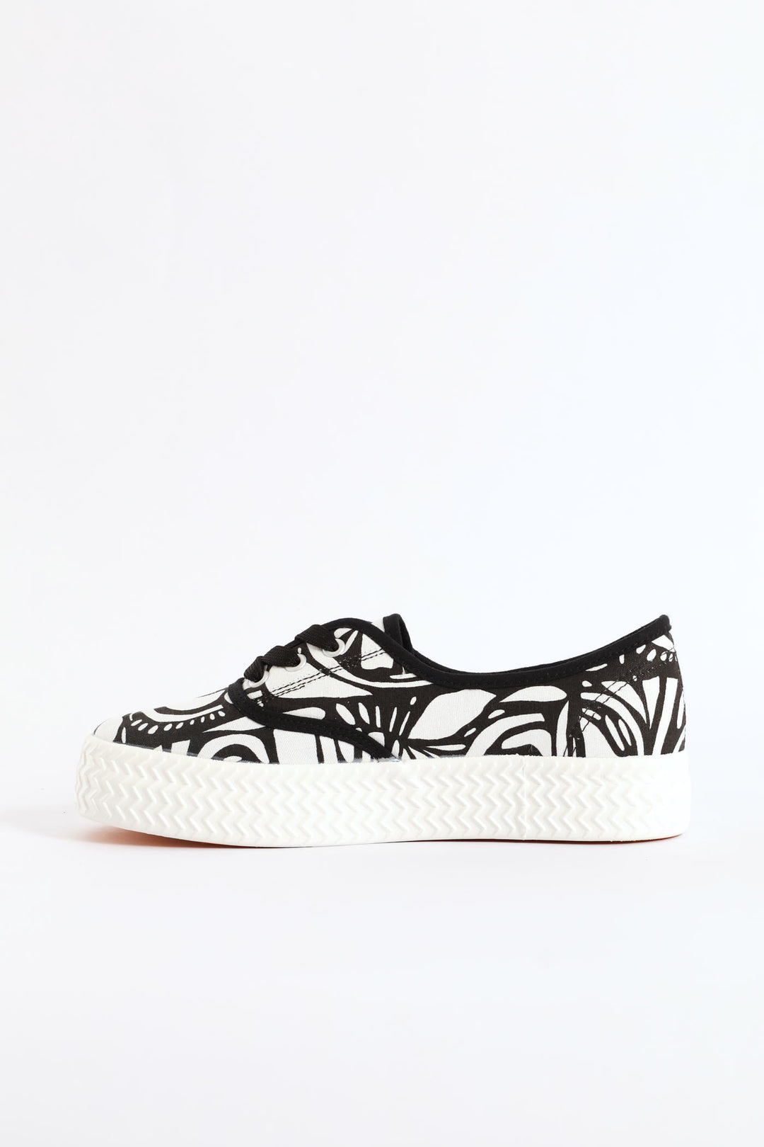 Cresida Canvas Sneaker - Black/White