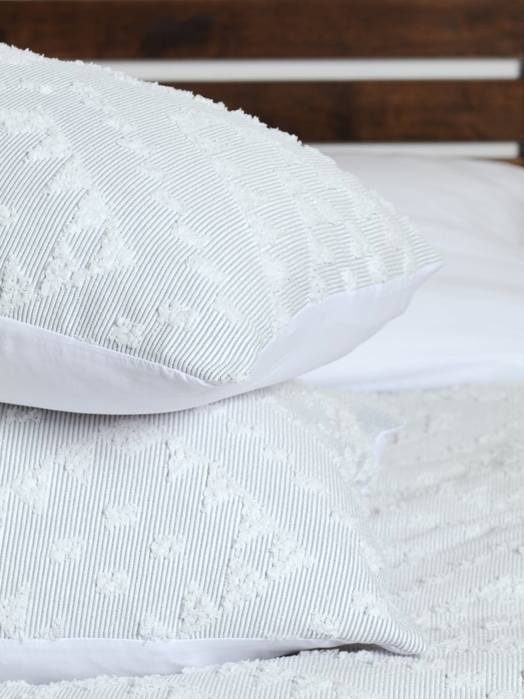 Clipped Diamond Tufted Textured Duvet Cover - Grey