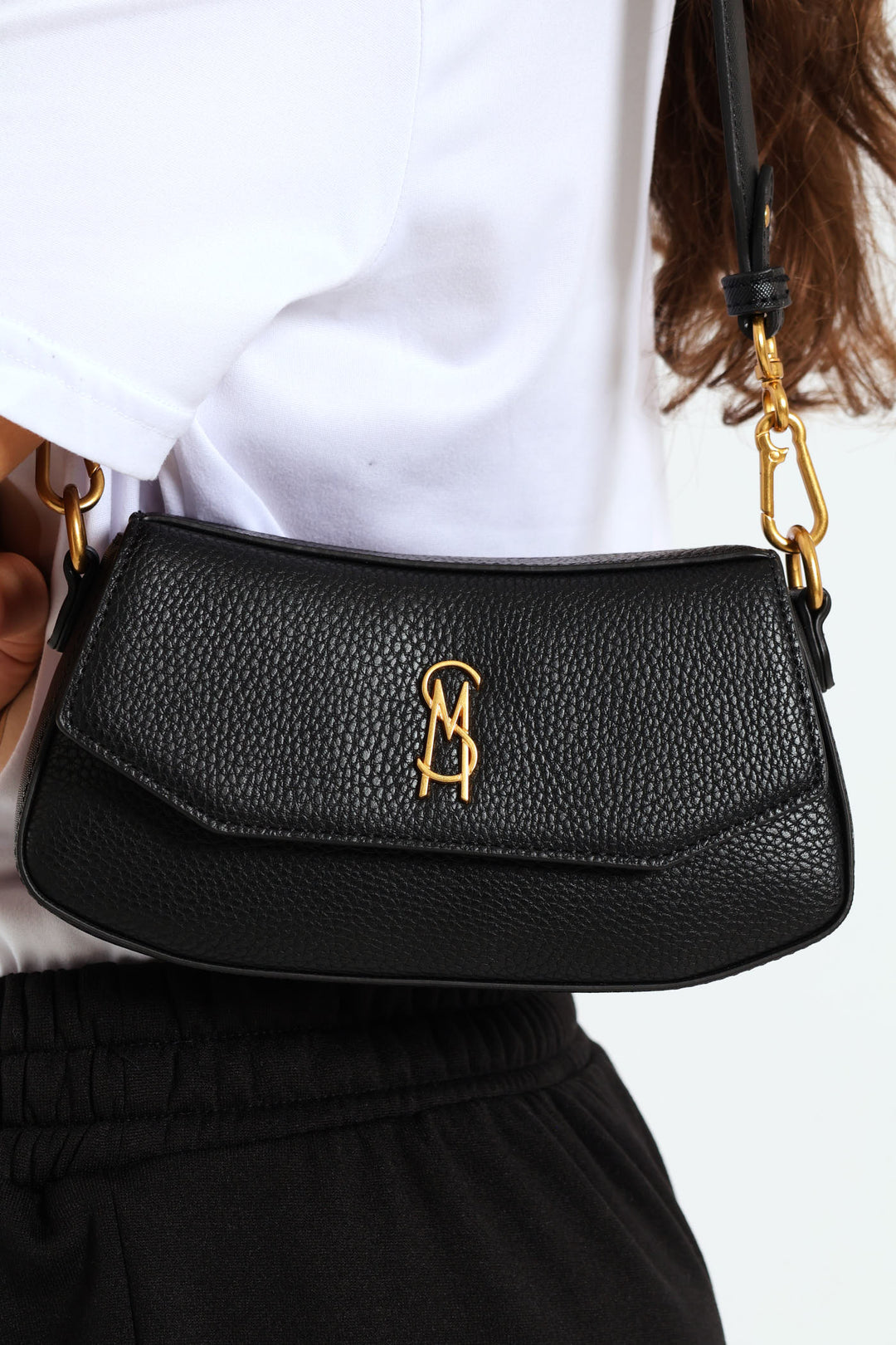 Btaiga Crossbody Bag - Black