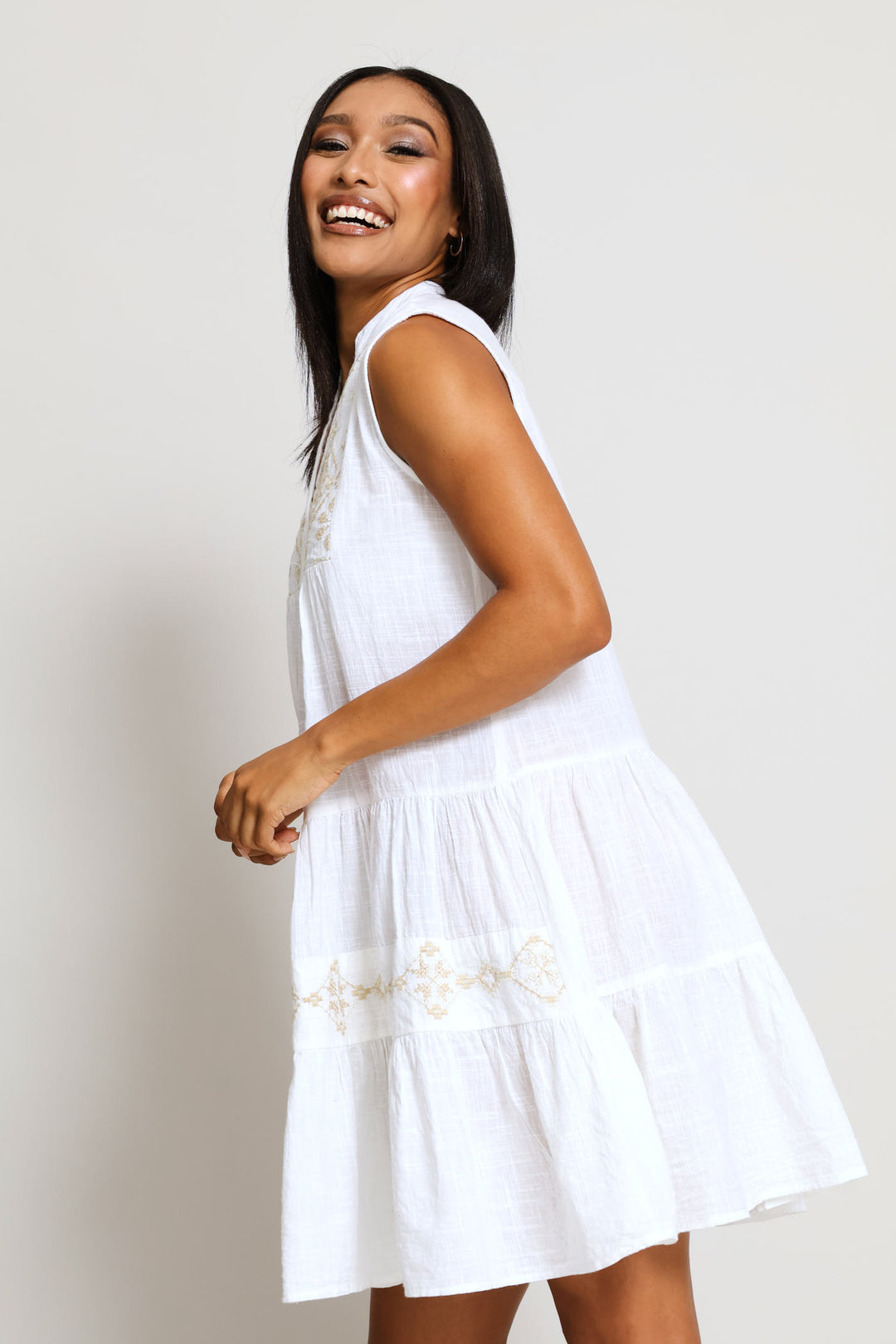 Sleeveless Key Hole Tiered A-Line Midi Dress - Off White