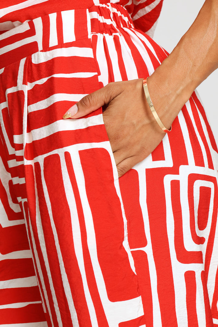 Pleated Pull On Wideleg Pant - Red/Multi