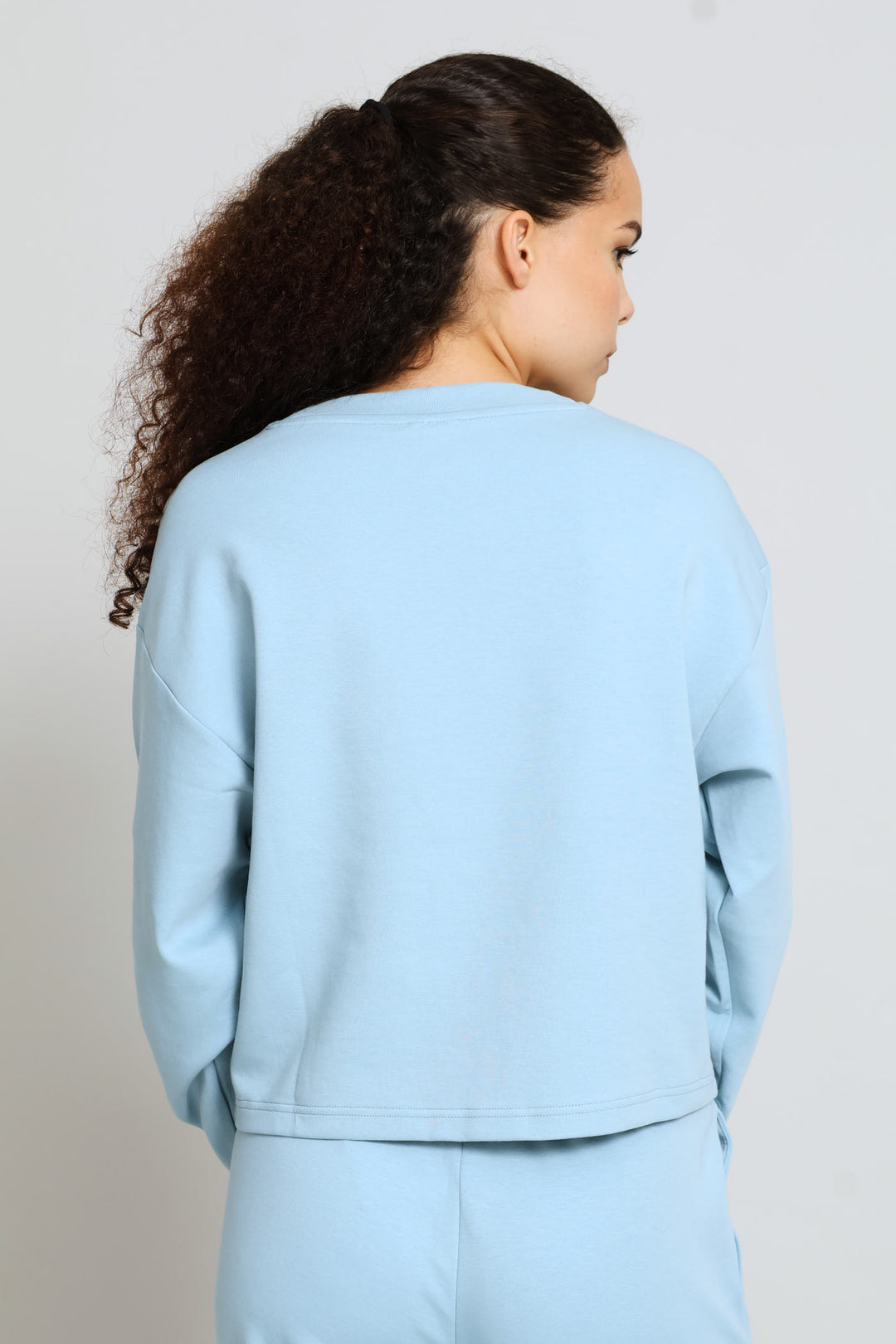 Elevated Comfort V-Neck Crew Top - Seafoam
