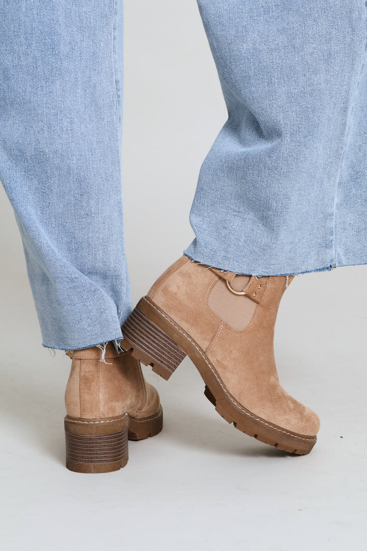 Ring Detail Chunky Suede Chelsea Boot - Taupe