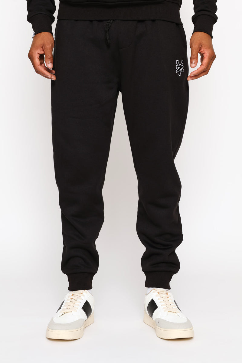 Badge Trackpant - Black