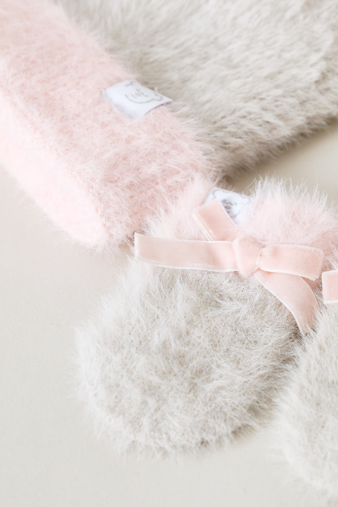 Baby Girls Novelty Bow Beanie & Mitten Set - Grey