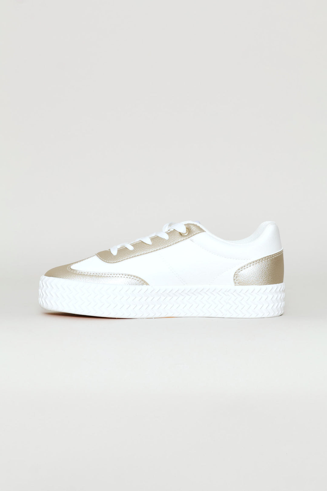 Lace Up Platfrorm Sneaker - White
