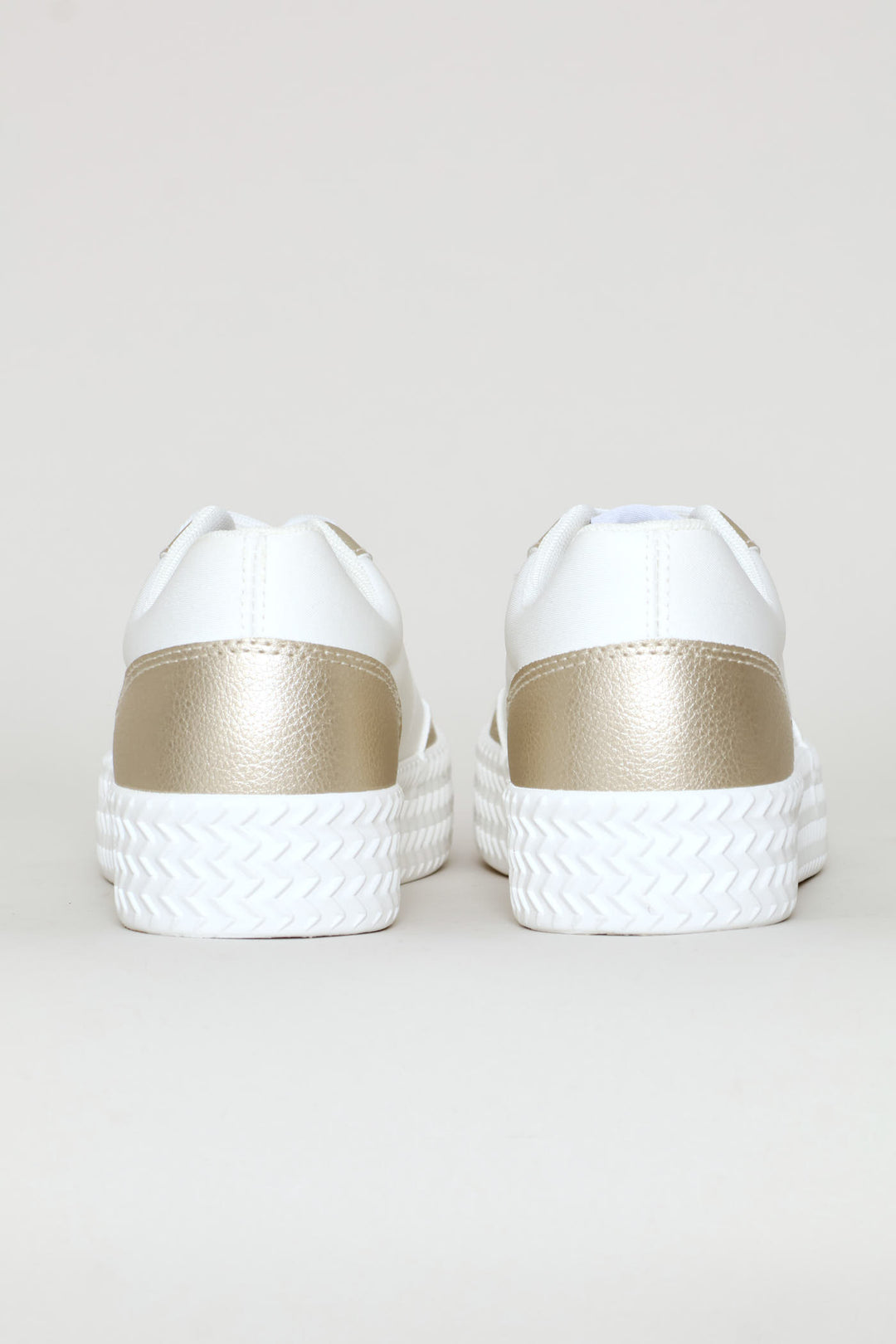 Lace Up Platfrorm Sneaker - White