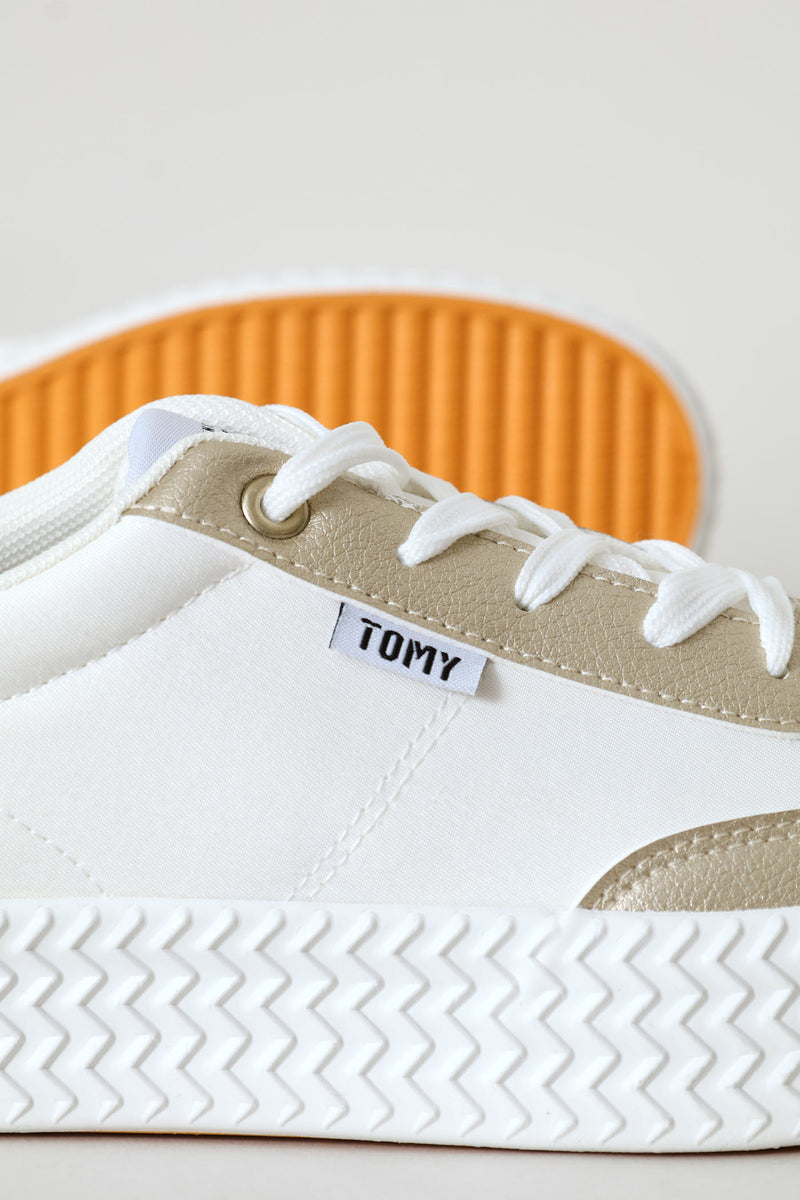 Lace Up Platfrorm Sneaker - White