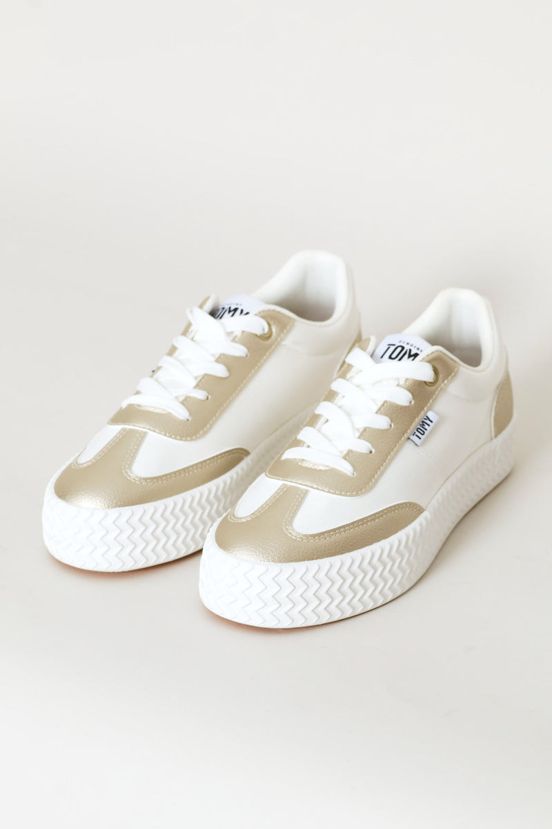 Lace Up Platfrorm Sneaker - White