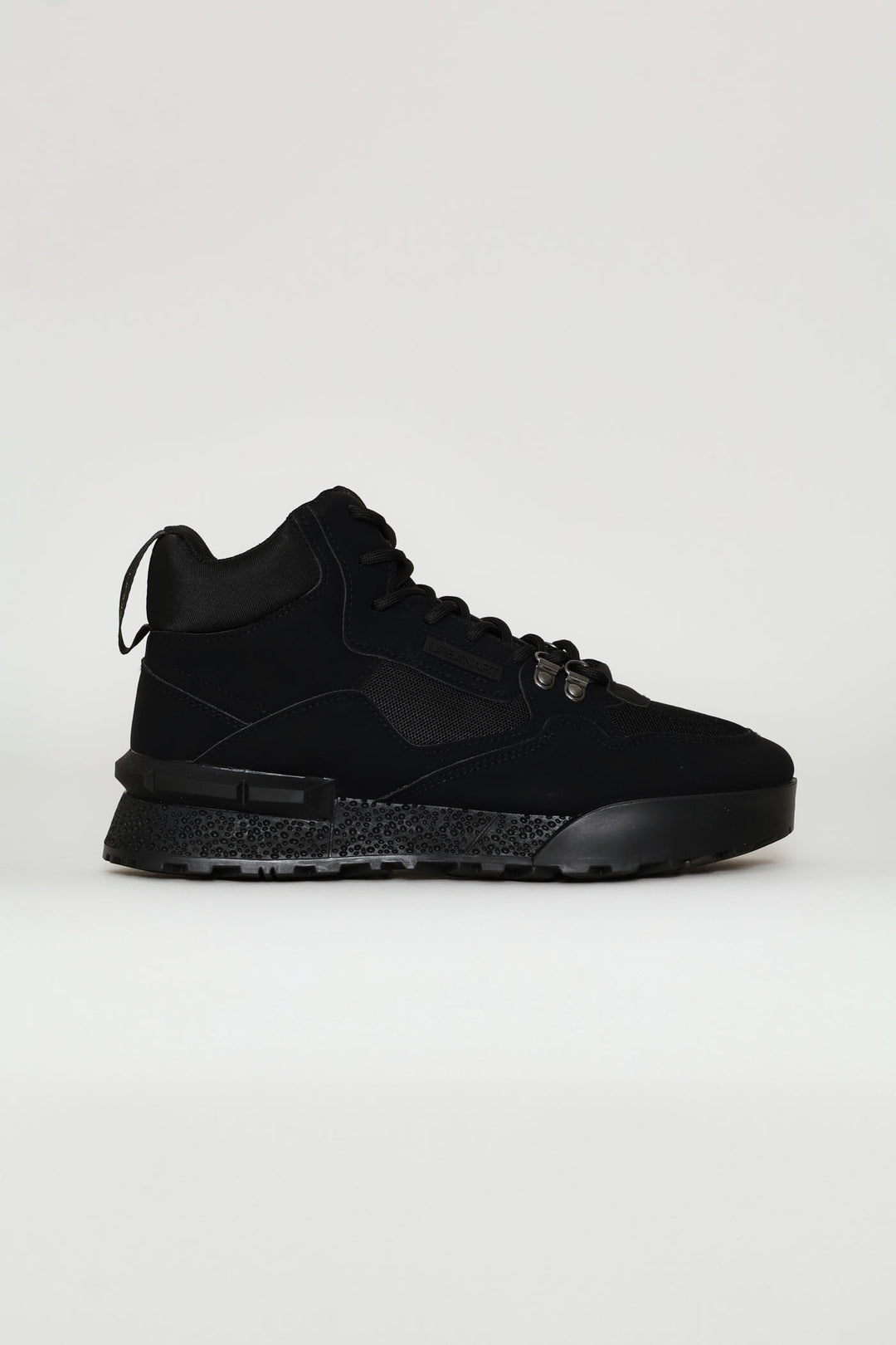 Play 18 Nubuck Mesh Sneaker - Black