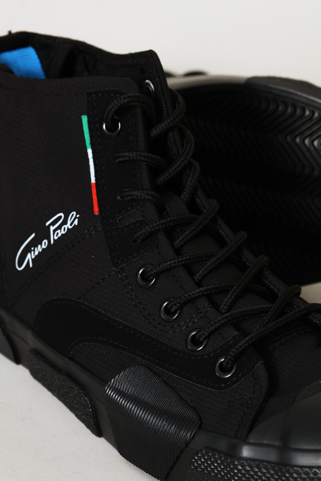 Hi Top Sneaker - Black