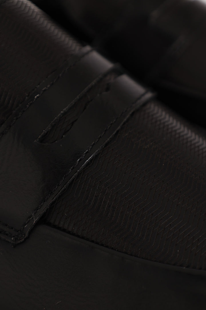 Laser Detail Penny Smart Shoe - Black