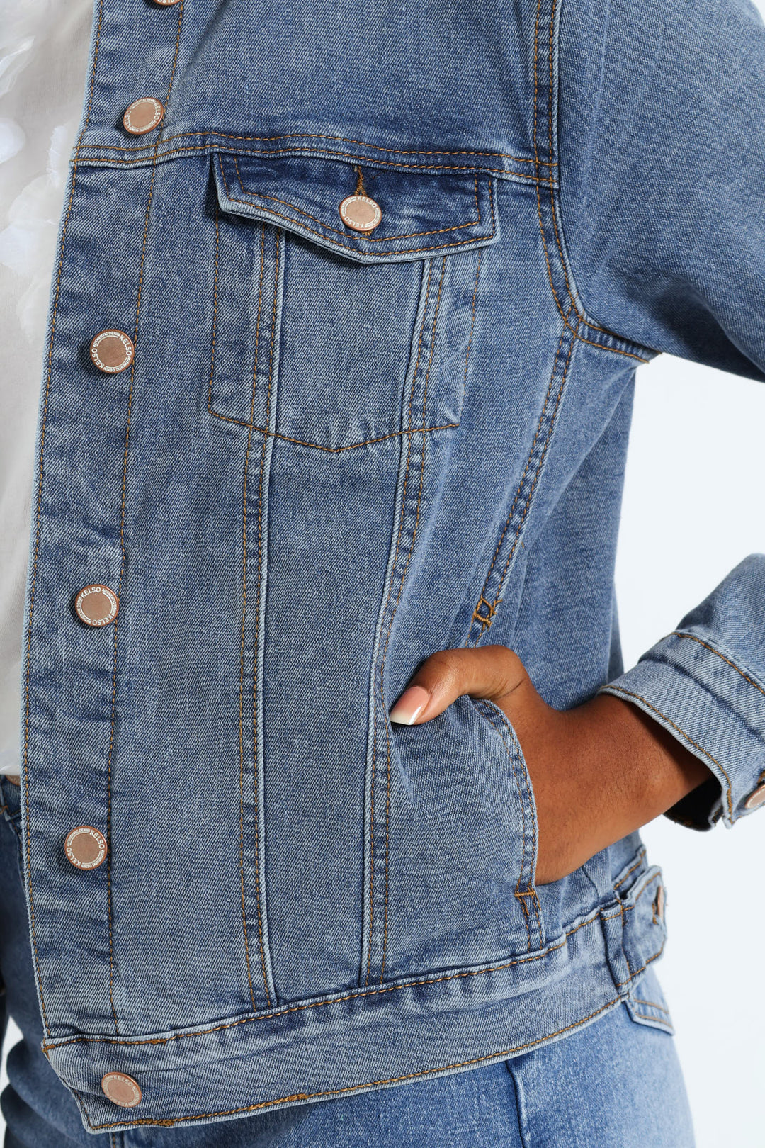 Long Sleeve Classic Denim Trucker Jacket - Light Wash