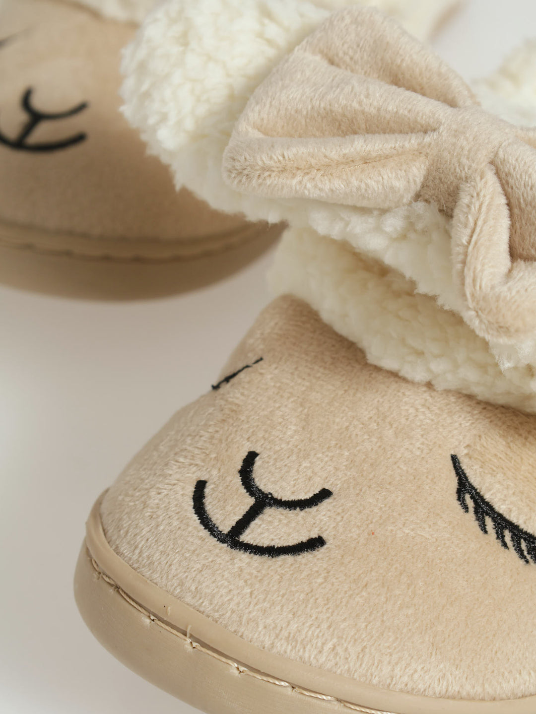 Novelty Sheep Full Closed Slipper - Beige/Cream