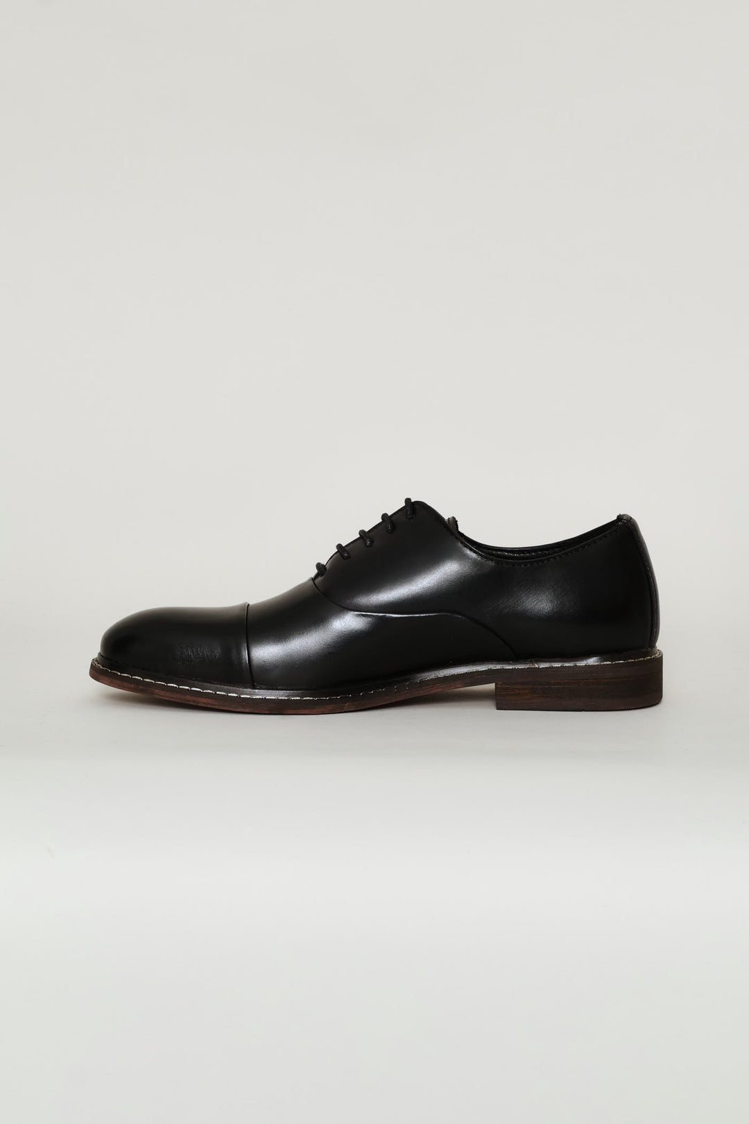 Leather Oxford Formal Shoe With Toe Cap - Black