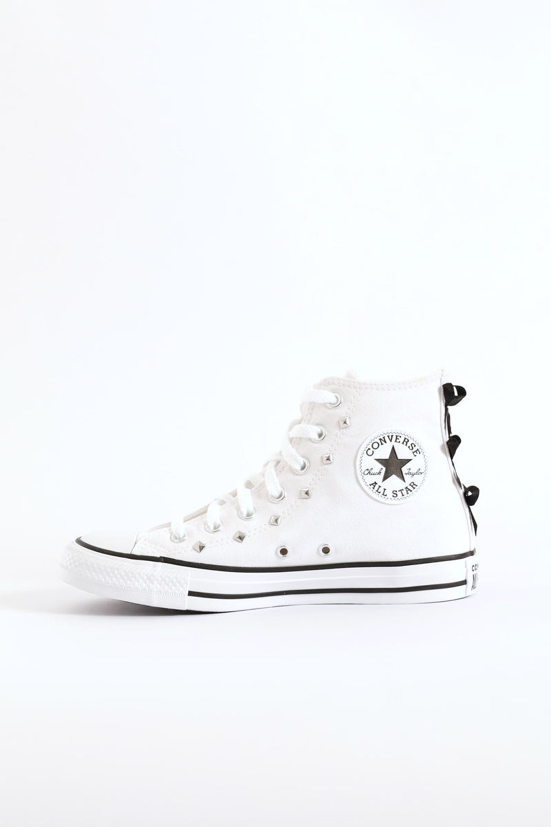 Chuck Taylor All Star Bows & Studs Sneaker - White