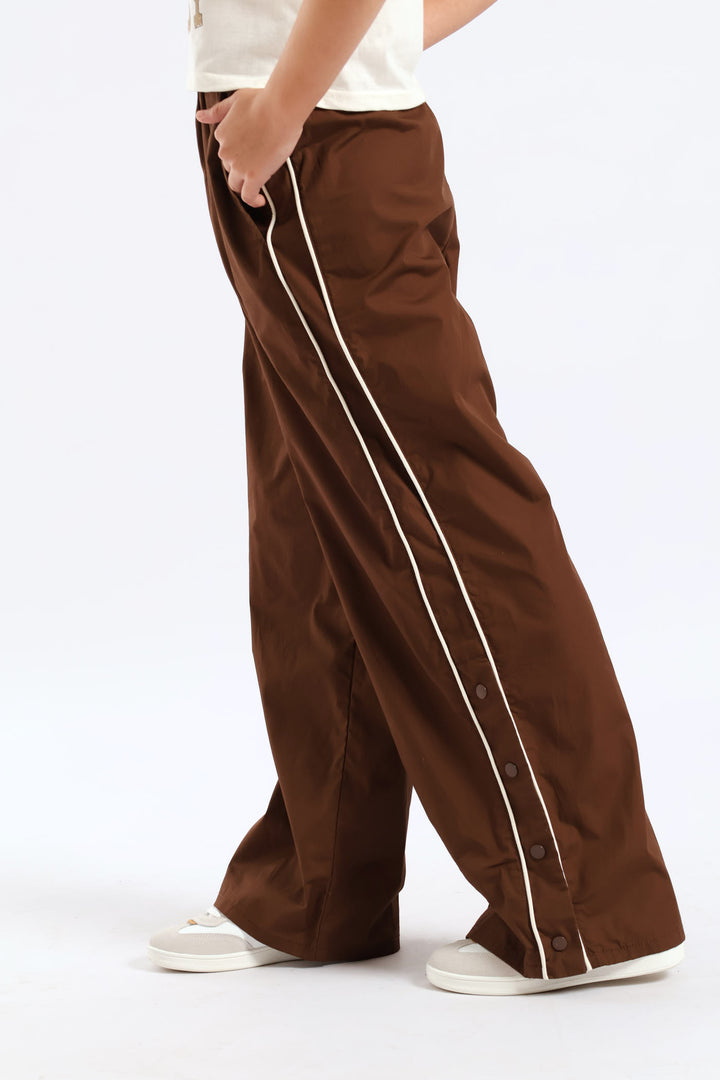 Girls Contrast Piping Side Poppers Parachute Pants - Brown