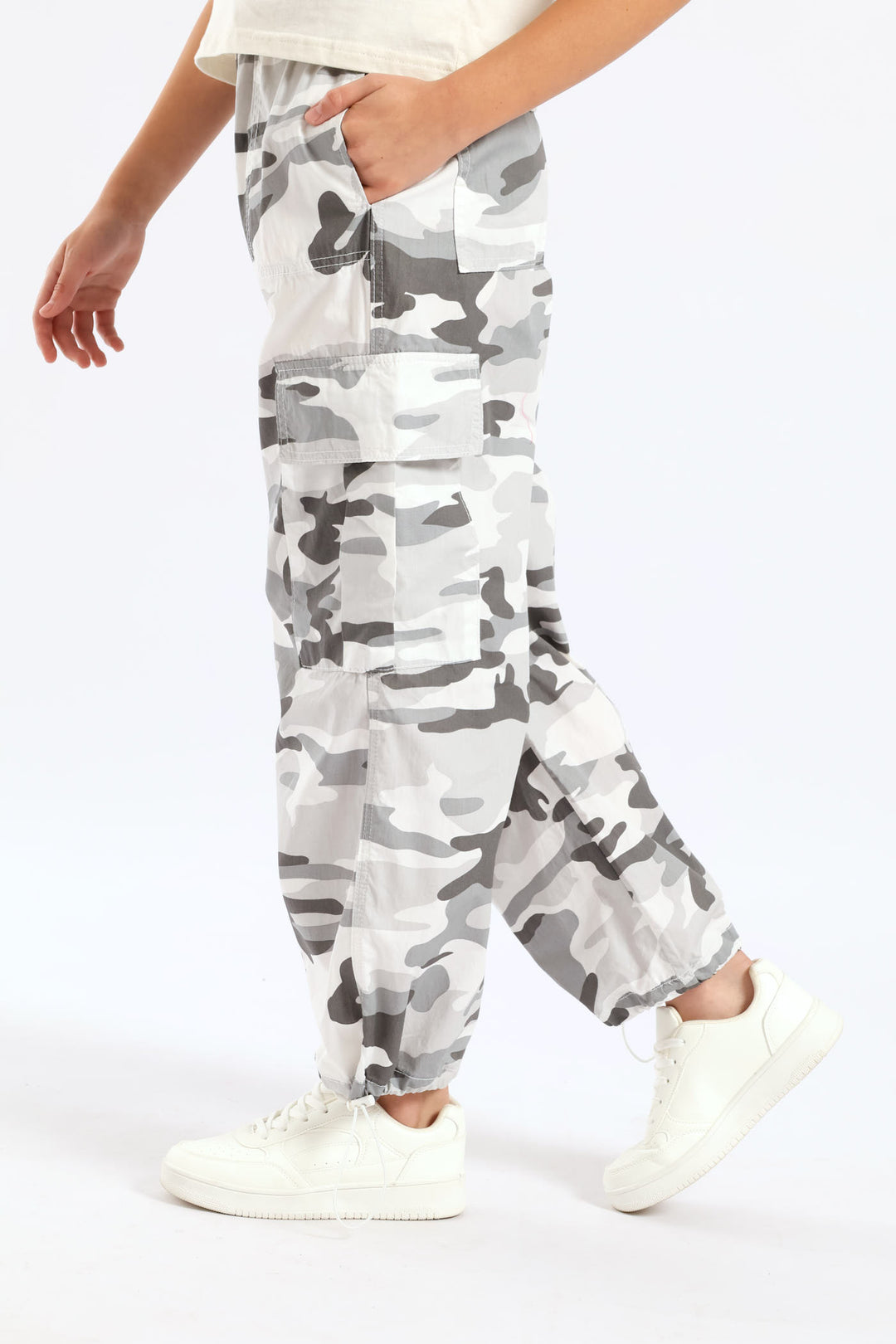 Girls Camo Parachute Pants - Grey
