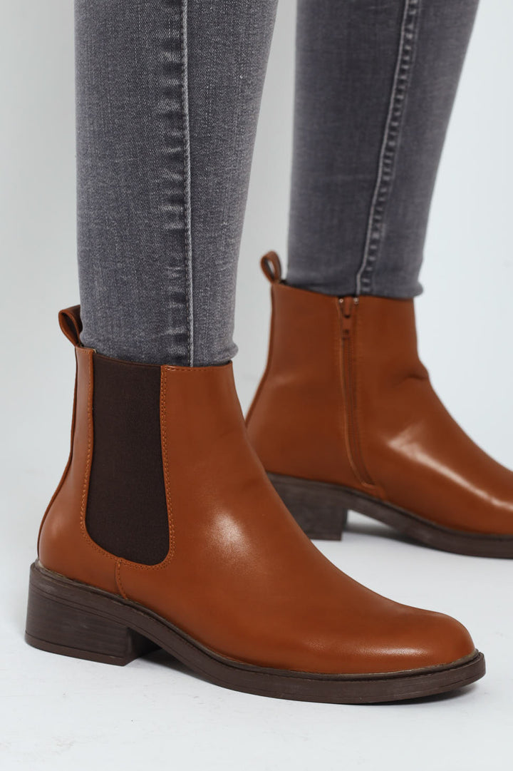 Classy Monotone Chelsea Boot - Tan