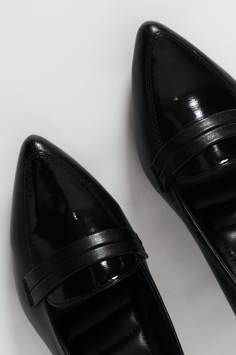 Dina Pointed Toe Mocassin Detail Upper Court Heel - Black