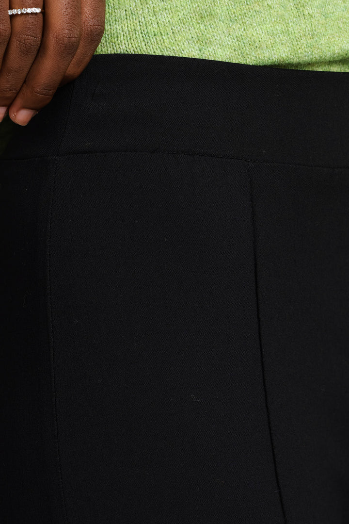 Smart Zip Hem Skinny Pant - Black