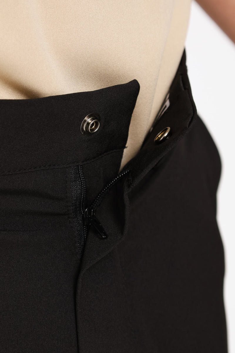 Pure Motion Shorts - Black
