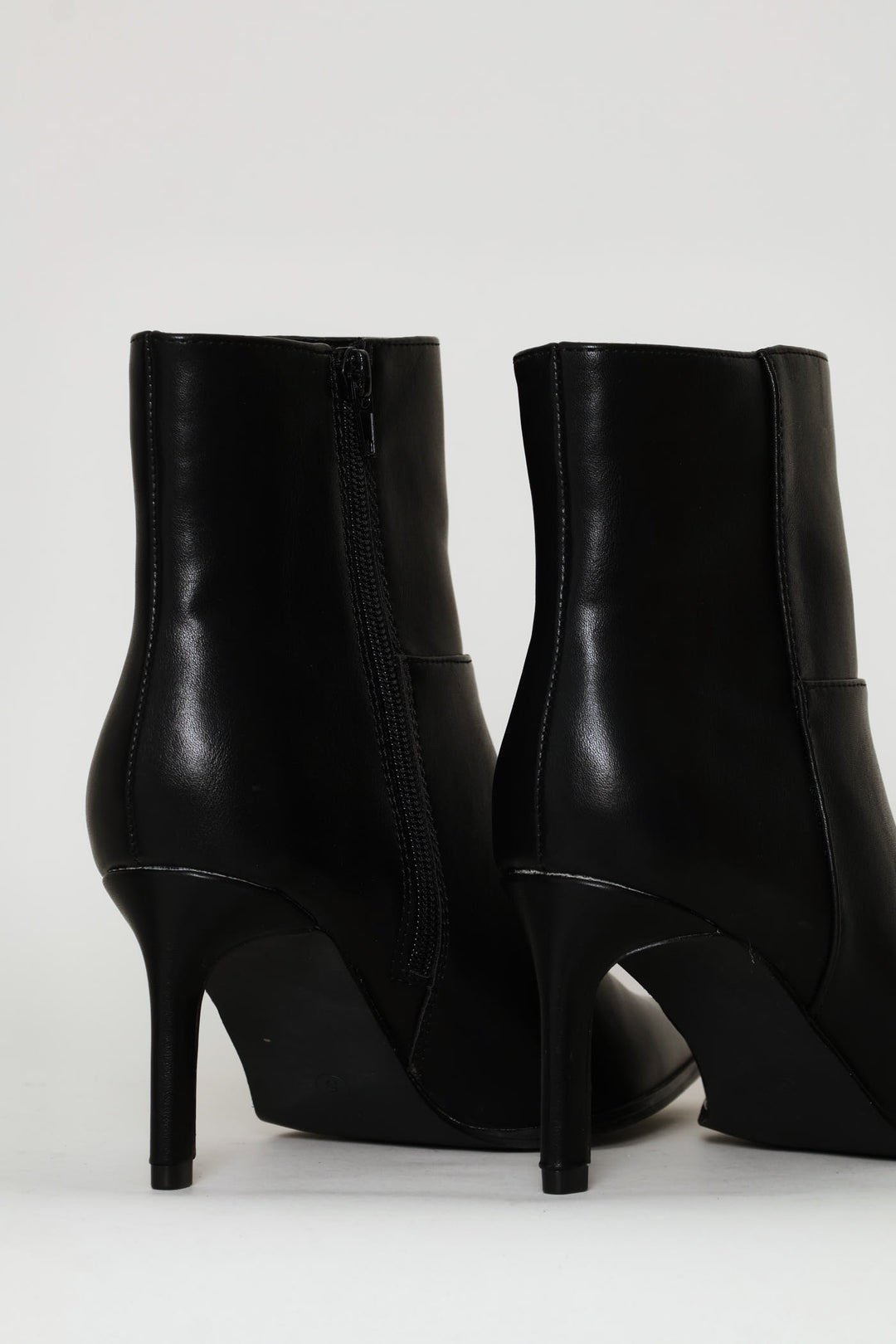 Pointy Panelled Boot - Black