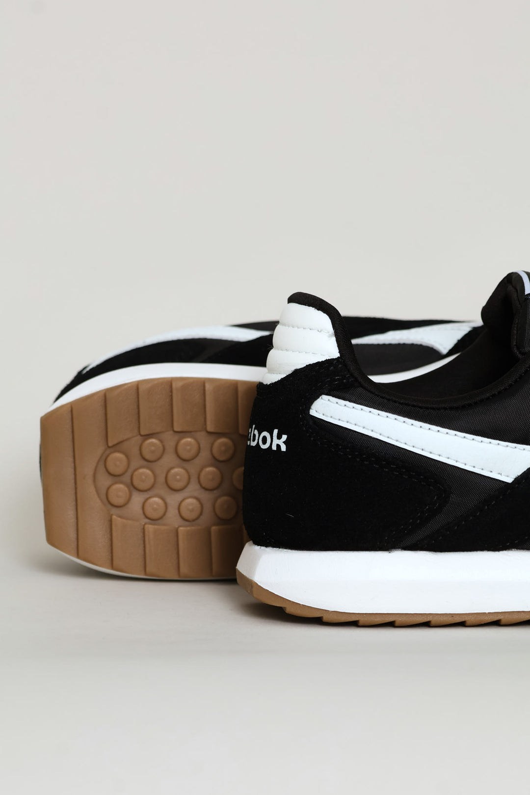 Retro R125 Trainer - Black