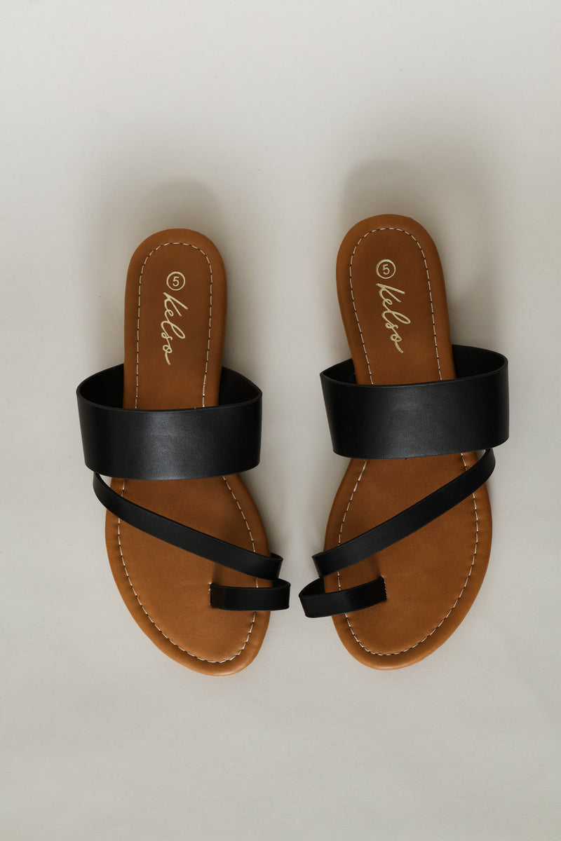 Crosstrap Toe Post Sandal - Black