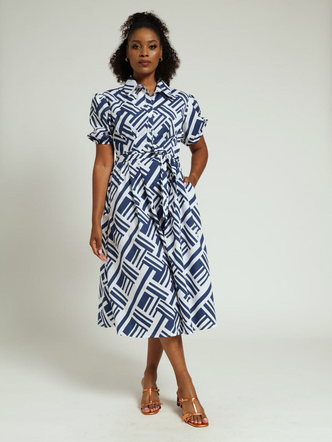 Midi Dress Shoes To Wear With Navy And White Dress Outfit Ideas