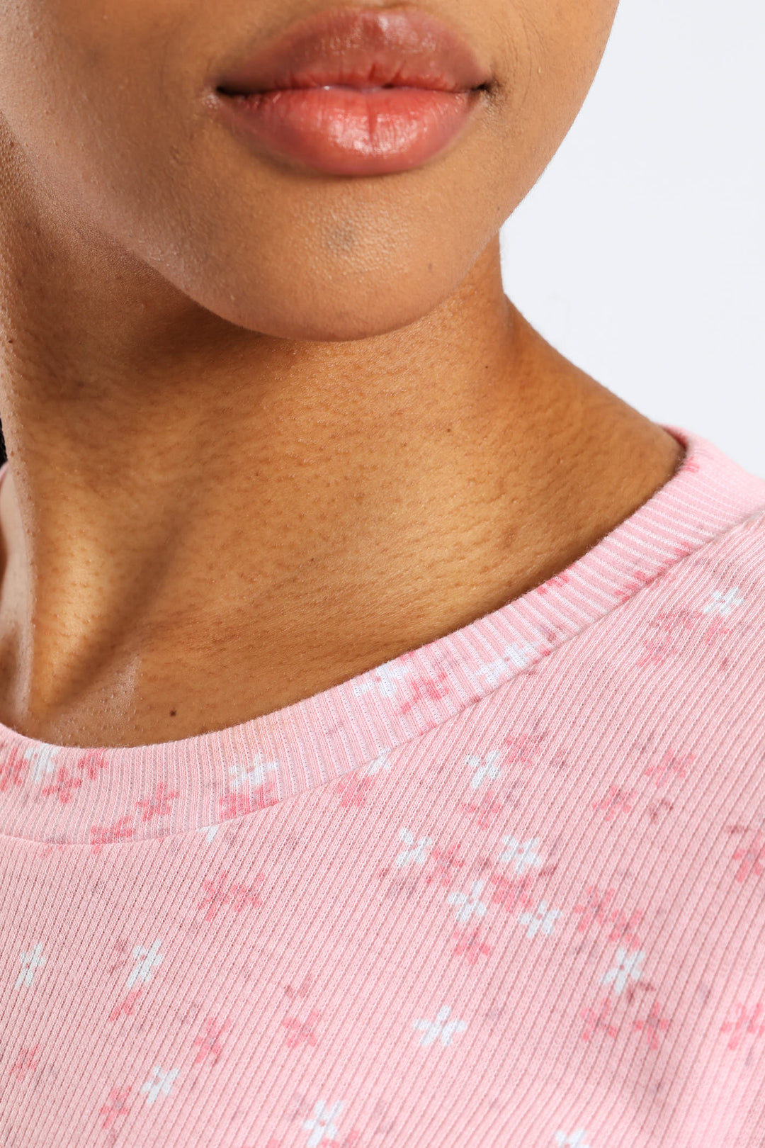 Rib Knit Ditsy Tee - Pink