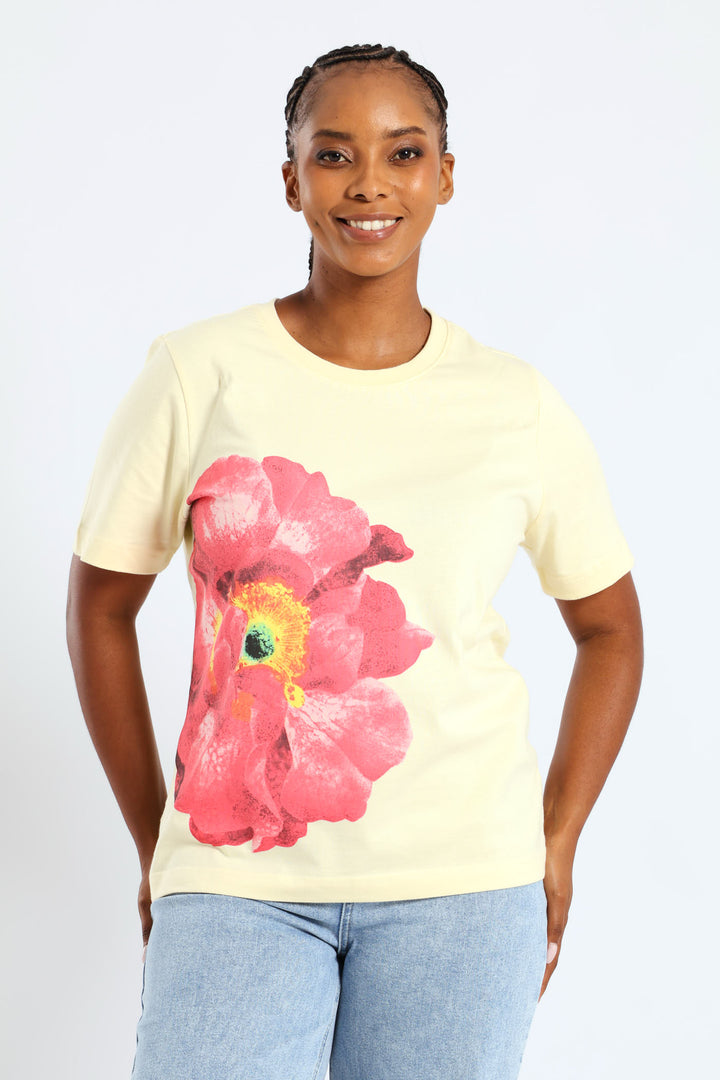 Short Sleeve Boxy Floral Placement Printed Tee  - Pastel Yellow