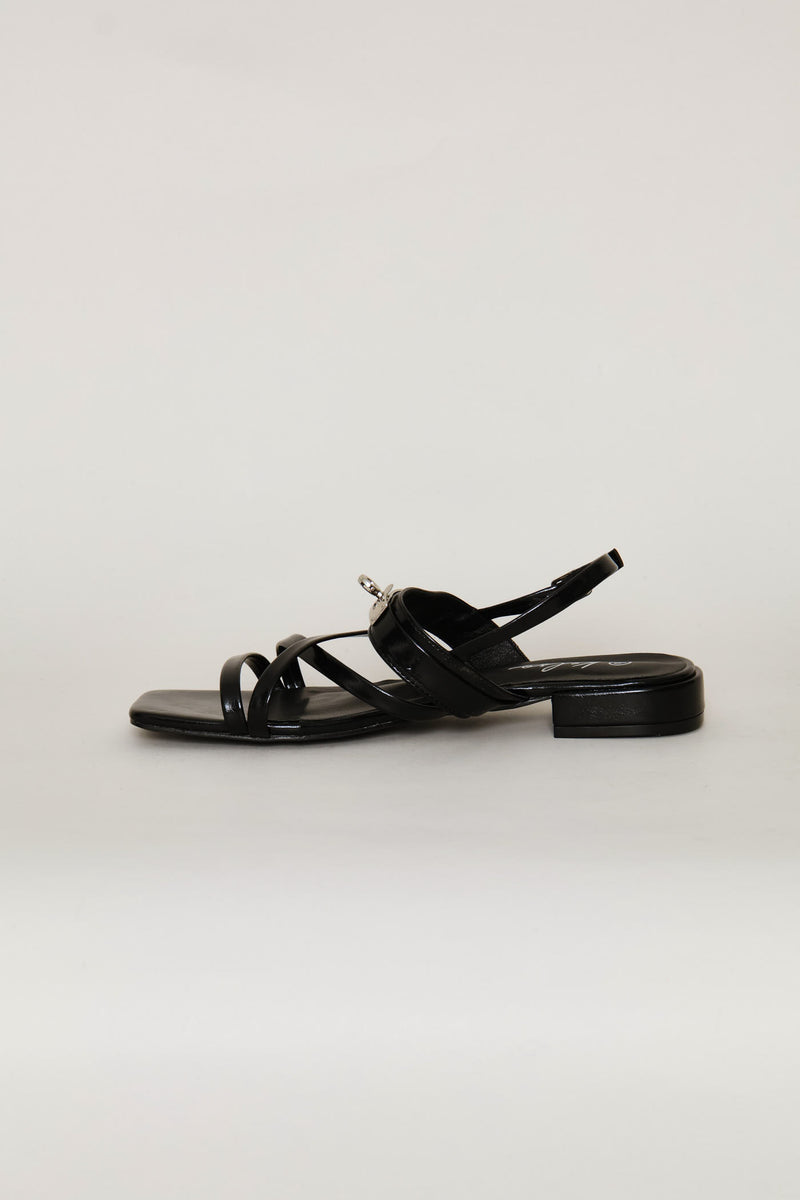 Lock Trim Detail Multistrap Mule Sandal - Black