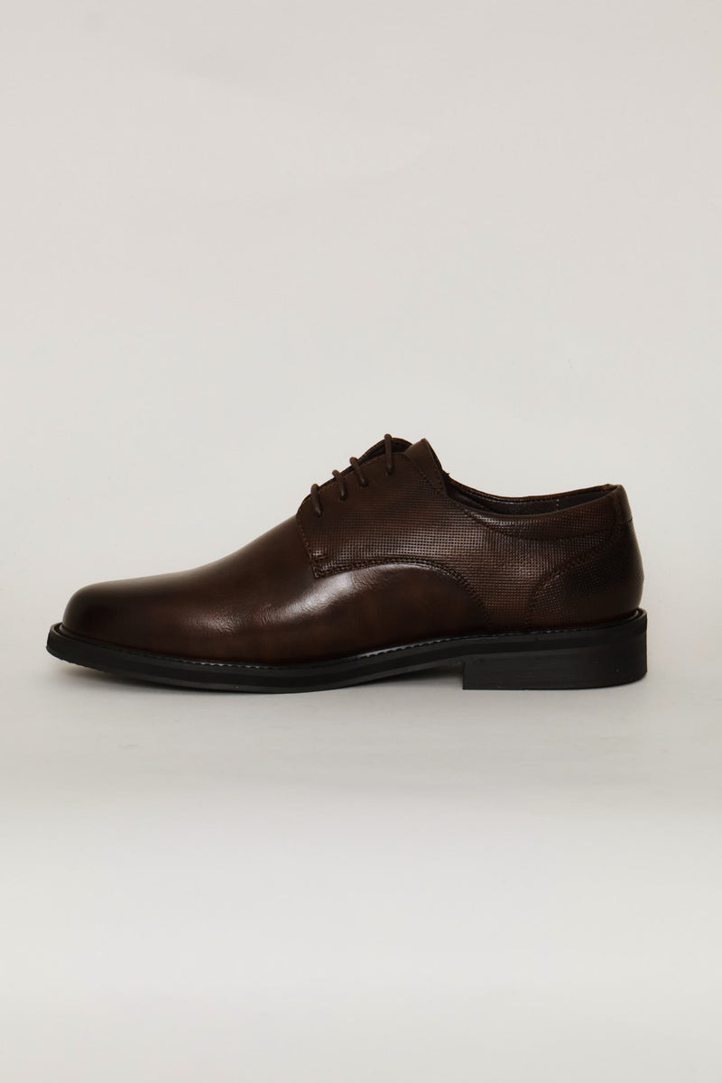 Pin Punched Quarter Round Toe Lace Up Derby Shoe - Chocolate